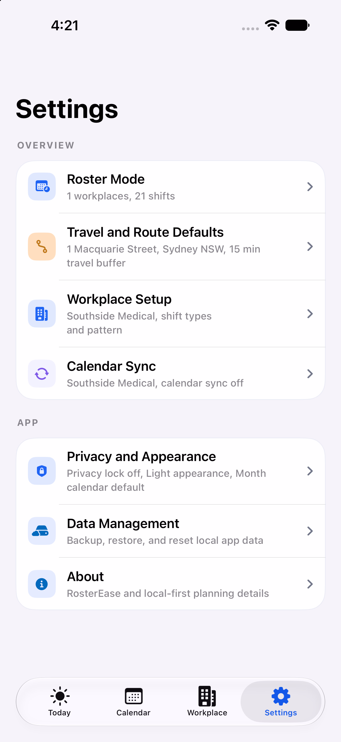 RosterEase Shift Worker settings screen showing workplace, shift type, privacy, and sync controls.